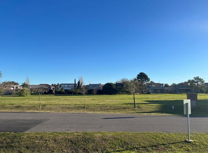 Terreno · 947m²