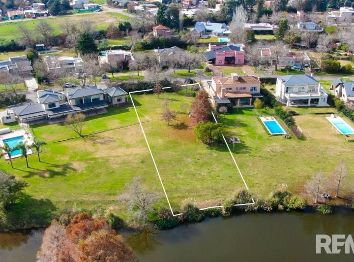 Terreno · 1167m²