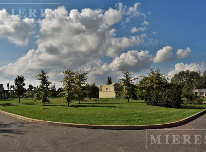 Terreno · 594m²