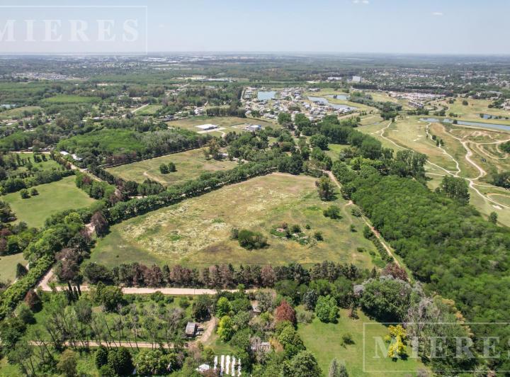 Terreno · 1207m²