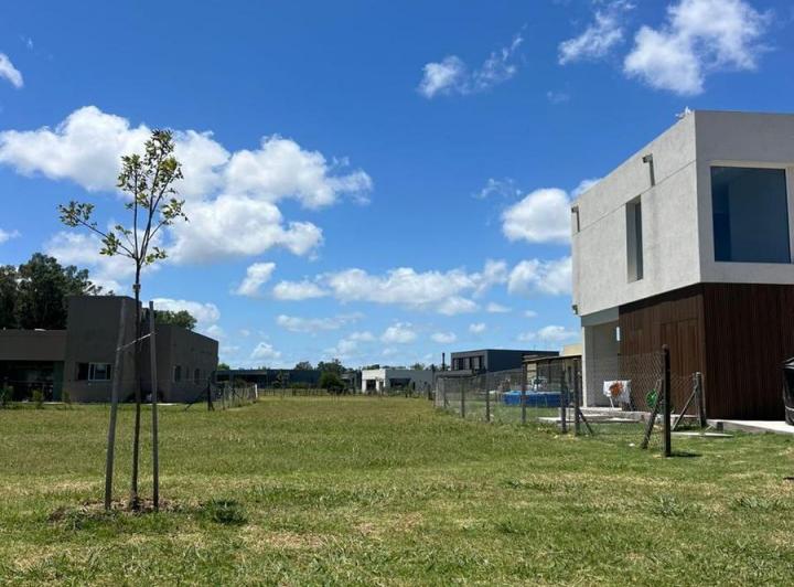 Terreno · 730m²