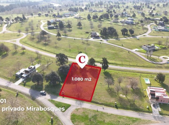 Terreno · 1080m²