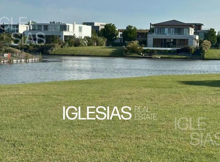 Terreno · 1023m²