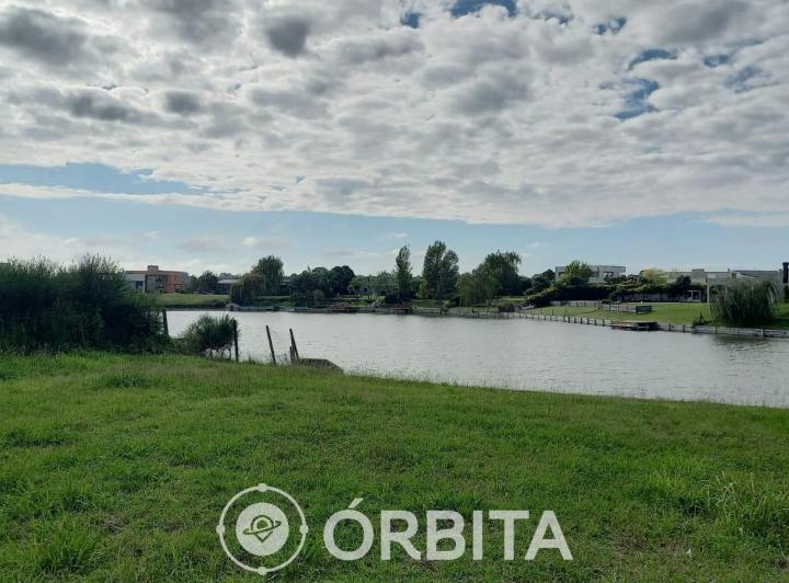 Terreno · 1069m²