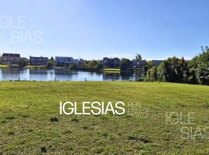 Terreno · 943m²