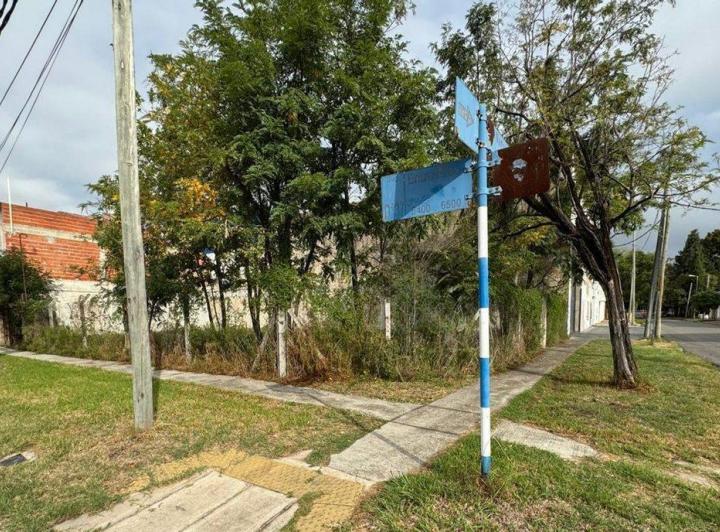 Terreno · 421m²