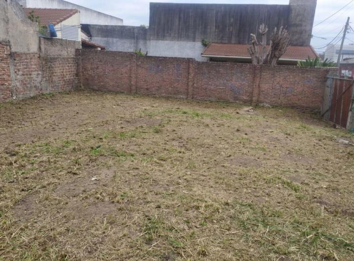 Terreno · 210m²
