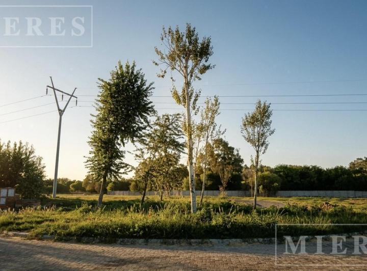 Terreno · 745m²
