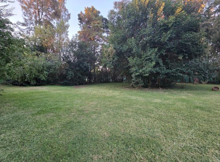 Terreno · 811m²