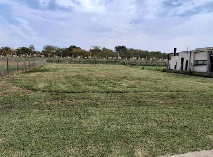 Terreno · 903m²
