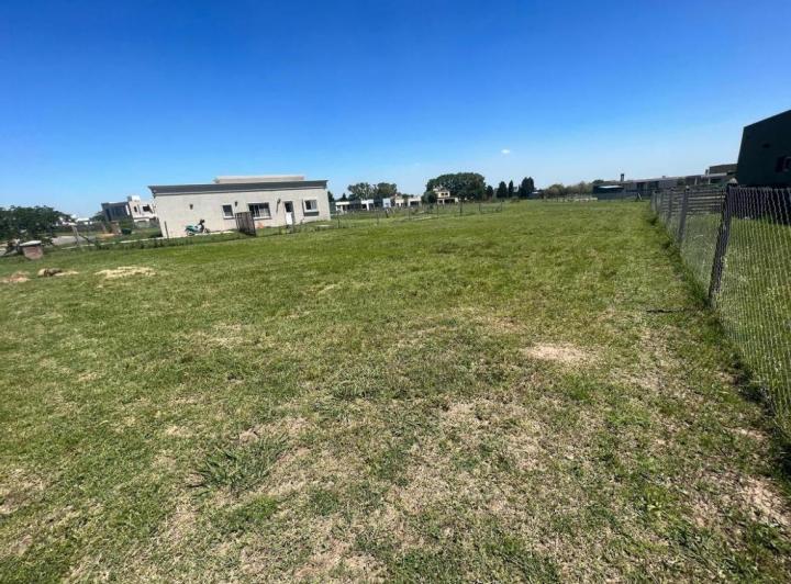 Terreno · 875m²