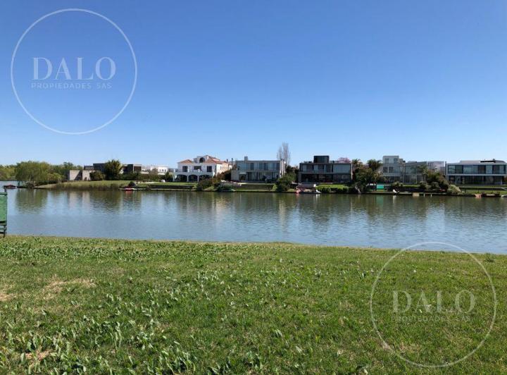 Terreno · 962m²
