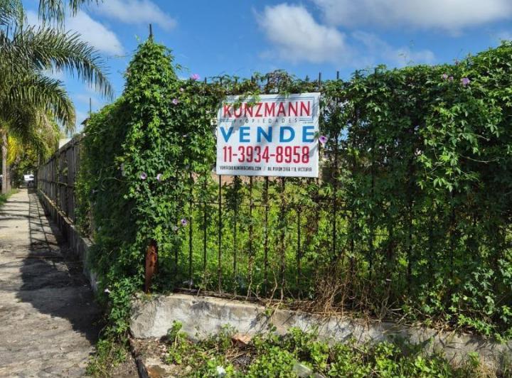 Terreno · 868m²
