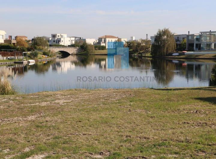 Terreno · 1078m²
