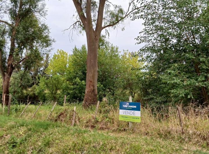 Terreno · 748m²