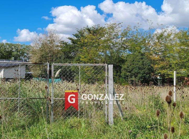 Terreno · 898m²