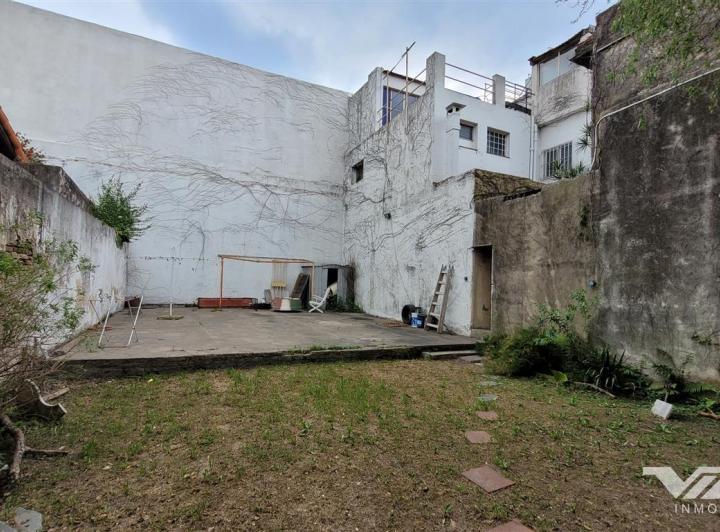 Terreno · 220m²