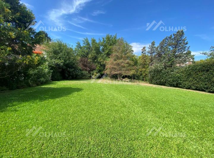 Terreno · 831m²