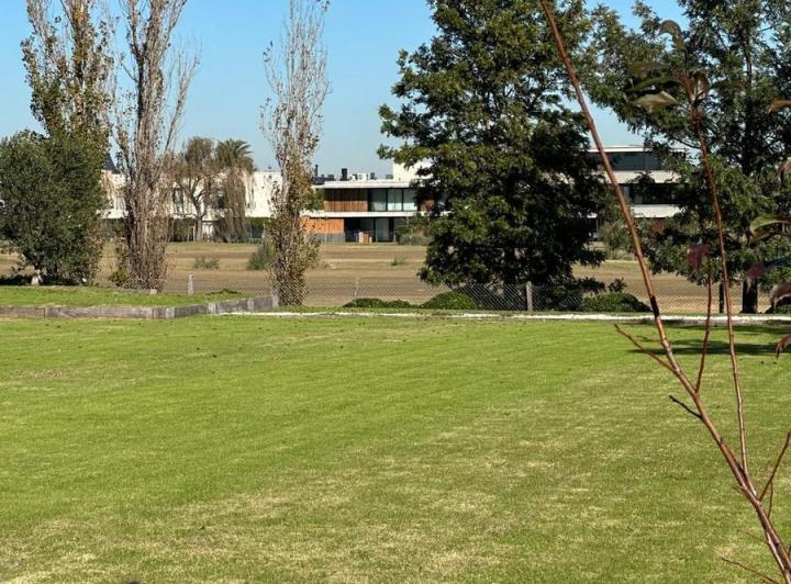 Terreno · 1350m²