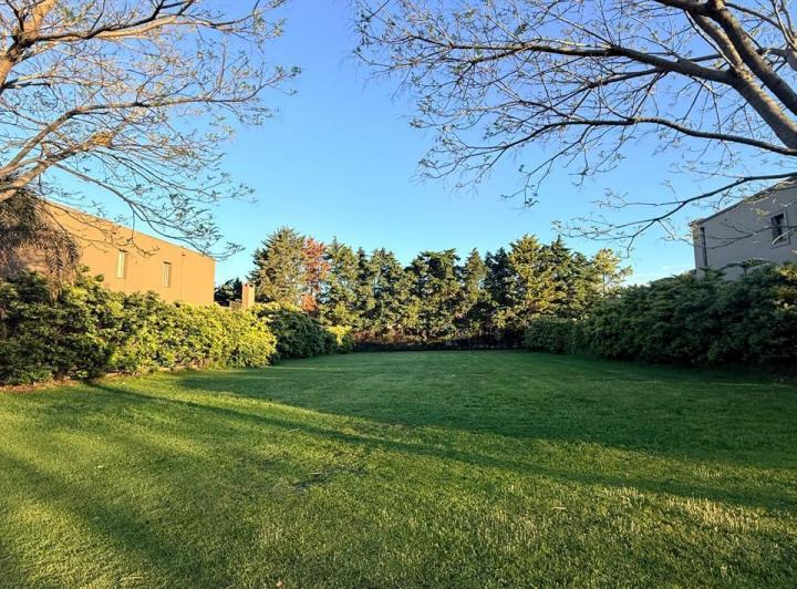 Terreno · 979m²
