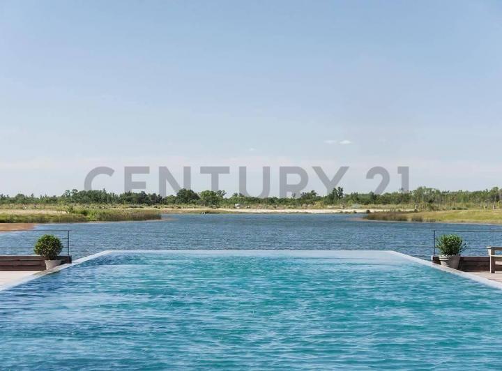 Terreno · 910m² · 4 Cocheras