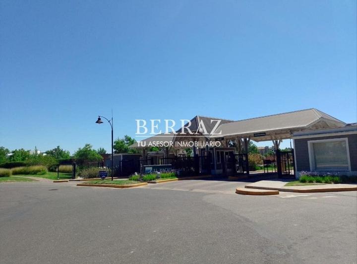 Terreno · 903m²
