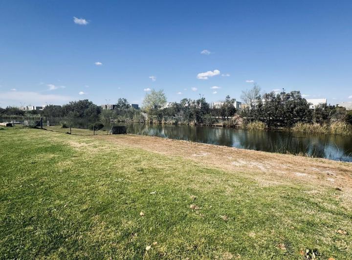 Terreno · 947m²