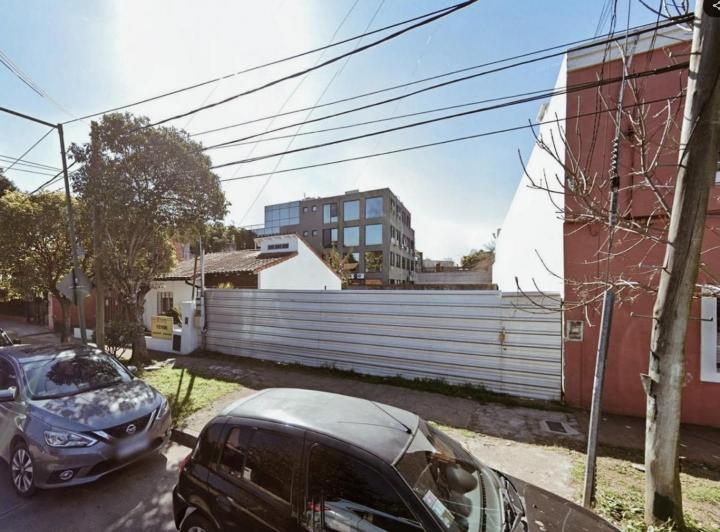 Terreno · 233m²