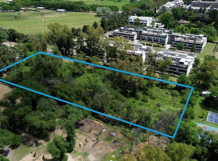 Terreno · 9800m²