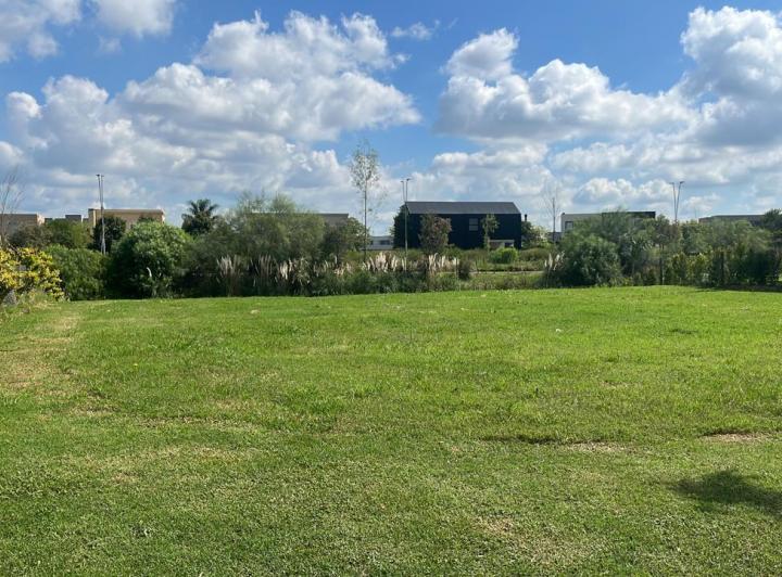 Terreno · 810m²