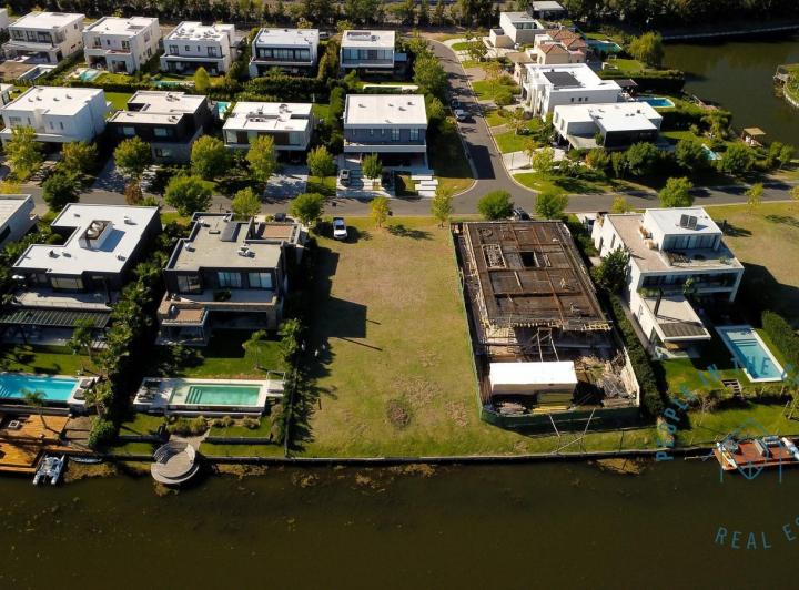 Terreno · 905m²