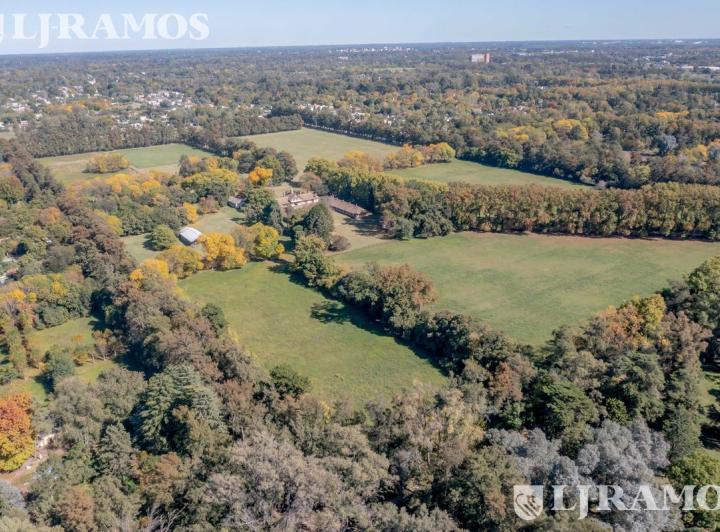 Terreno · 951m²