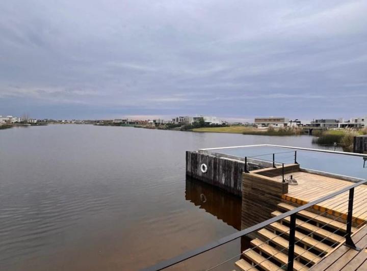 Terreno · 858m²