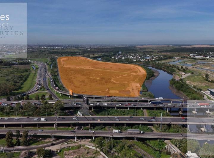 Terreno · 2100m²