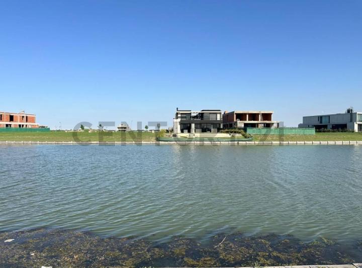 Terreno · 939m²