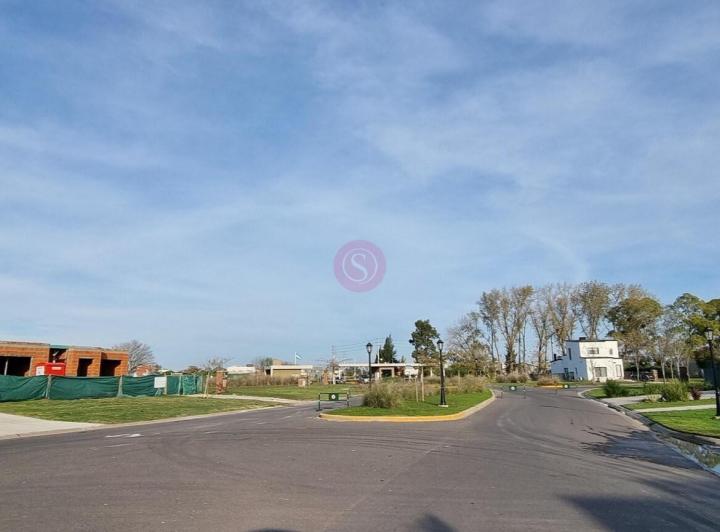 Terreno · 609m²
