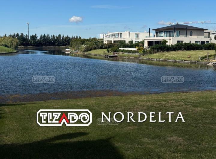 Terreno · 908m²