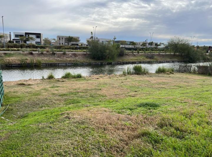 Terreno · 810m²