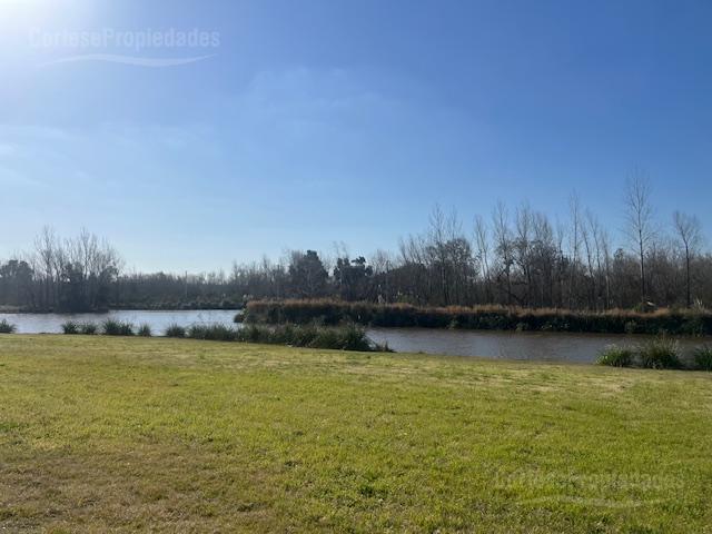 Terreno · 902m²