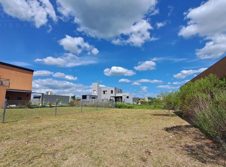 Terreno · 301m²