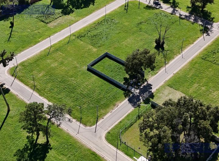 Terreno · 437m²