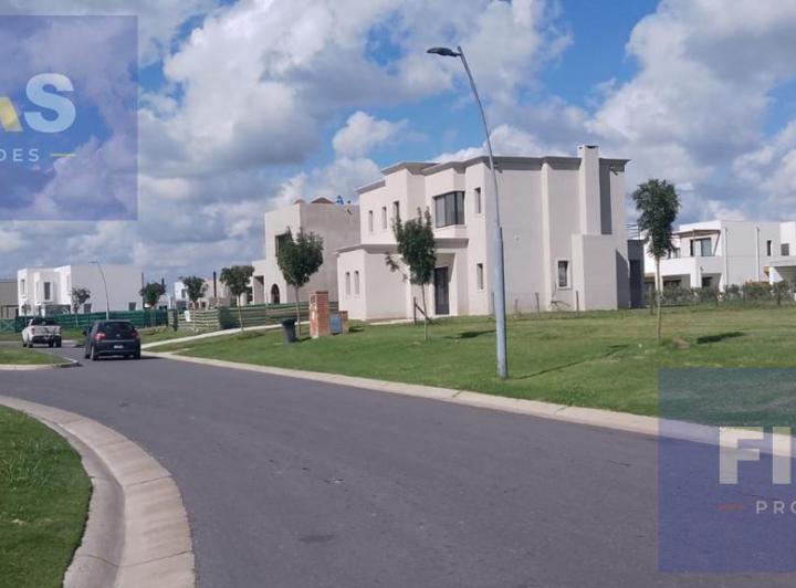 Terreno · 609m²