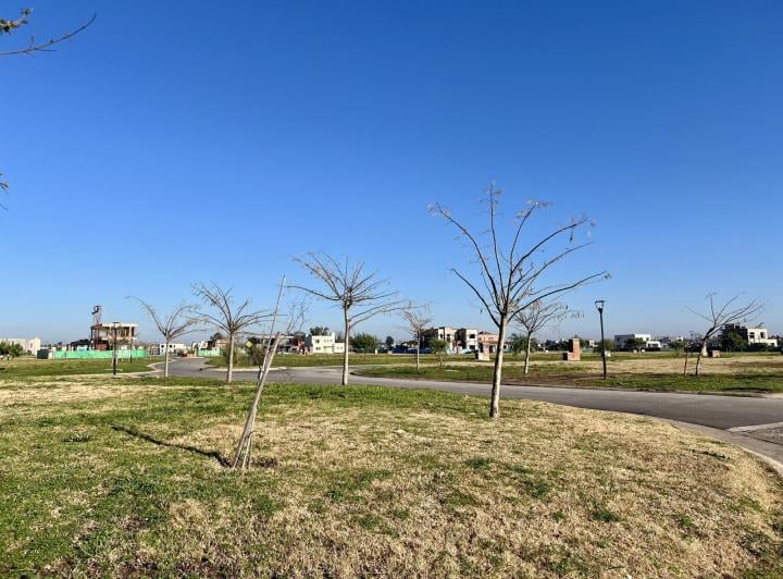 Terreno · 600m²