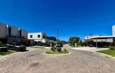 Terreno · 370m²