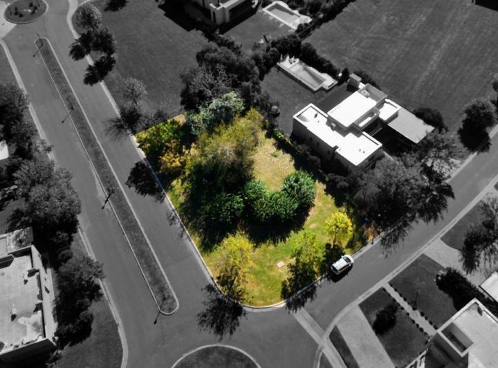 Terreno · 840m²