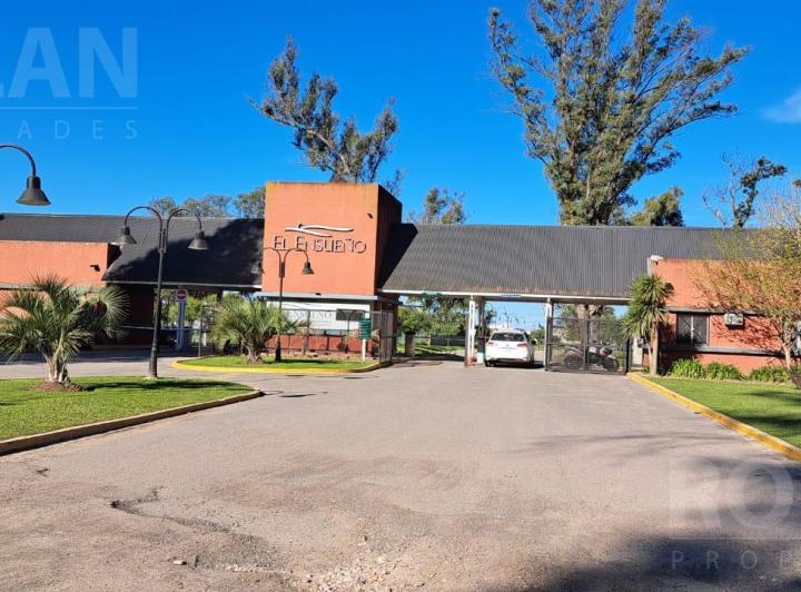 Terreno · 745m²