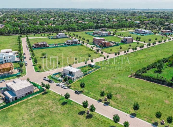 Terreno · 640m²