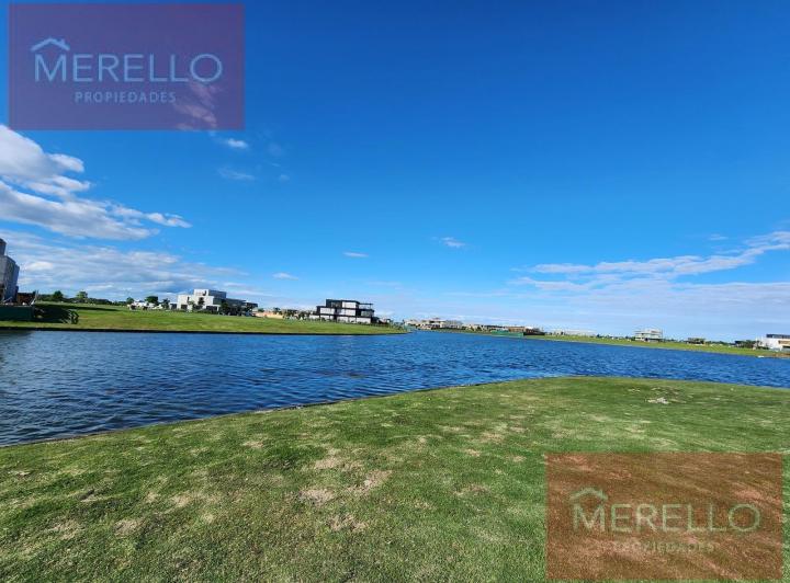 Terreno · 887m²