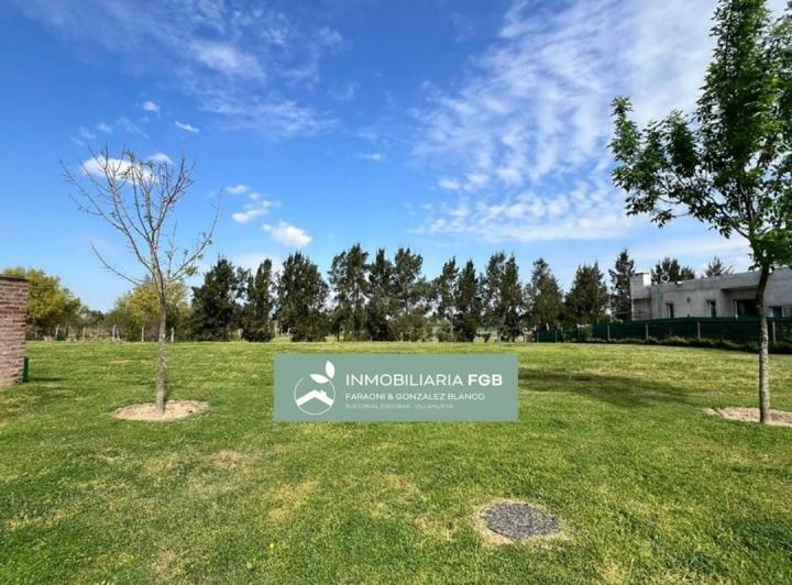 Terreno · 787m²