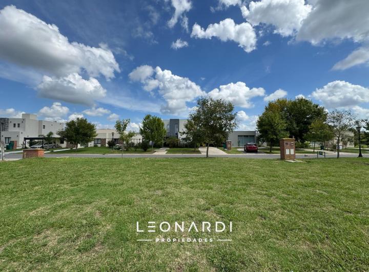 Terreno · 801m²